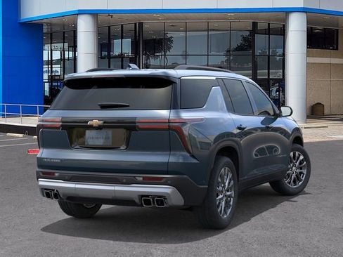 New 2026 Chevrolet Traverse LT w/ Sun and Wheel Package FWD image 4