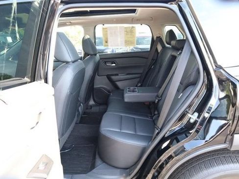 Certified 2025 Nissan Rogue SV w/ SV Premium Package FWD image 22
