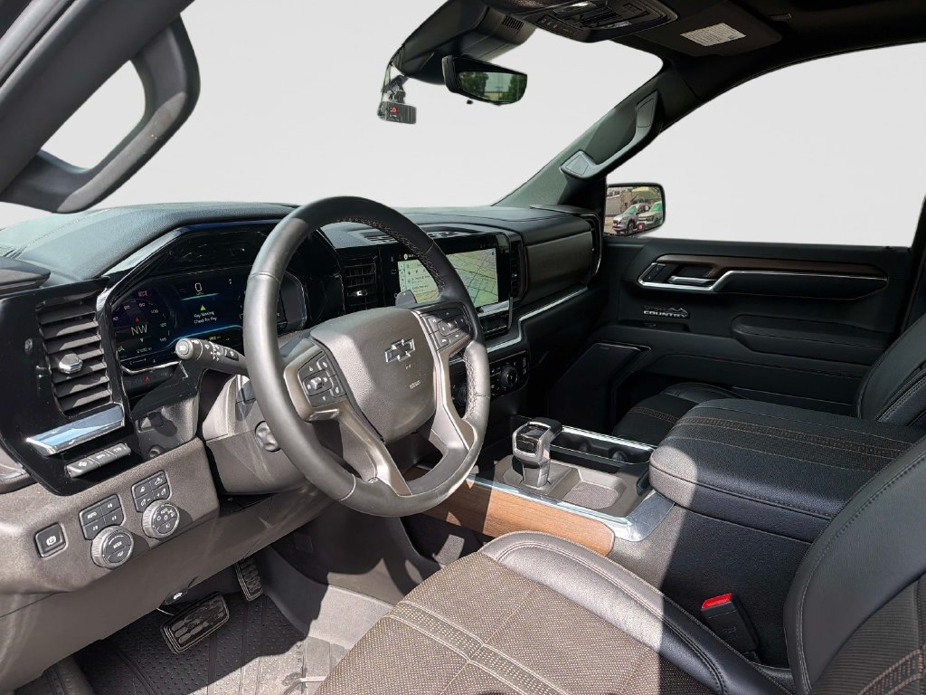 Used 2025 Chevrolet Silverado 1500 High Country w/ High Country Premium Package AWD/4WD image 22