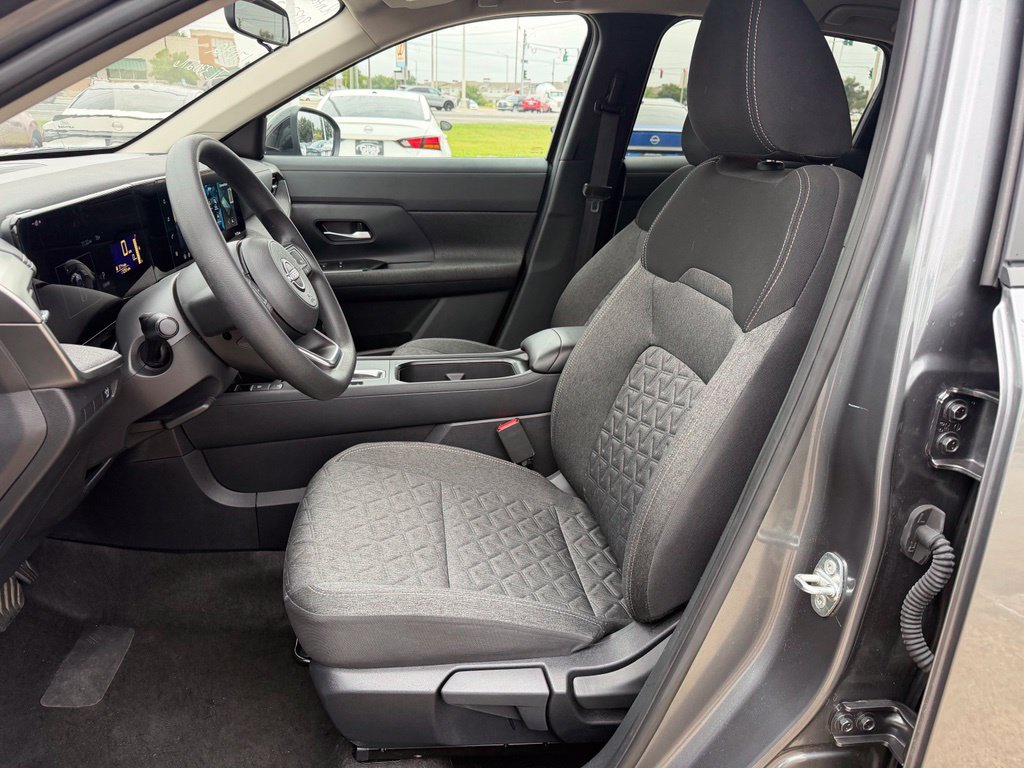 Used 2026 Nissan Kicks SV FWD image 9