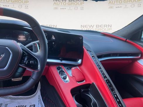 Used 2024 Chevrolet Corvette Stingray Premium Conv w/ Z51 Performance Package RWD image 11