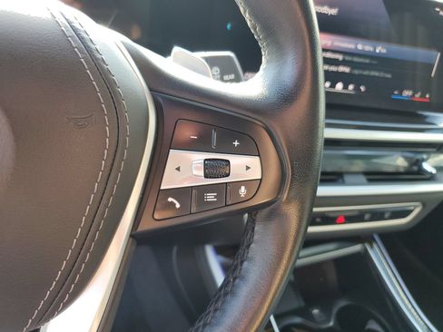 Used 2025 BMW X5 xDrive50e AWD/4WD image 27