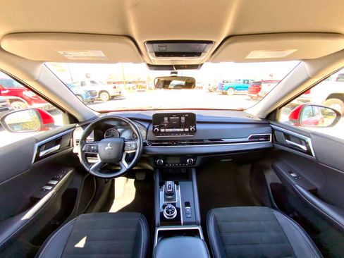 Used 2024 Mitsubishi Outlander SE image 26