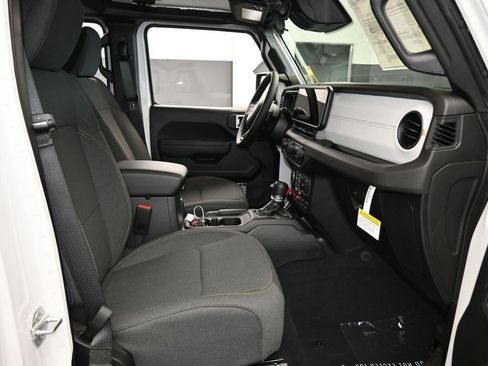 New 2026 Jeep Gladiator Willys image 38