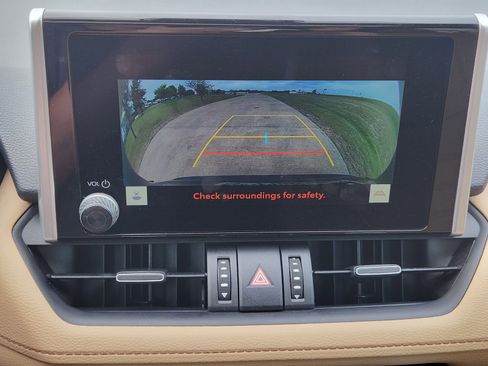 Used 2025 Toyota RAV4 XLE Premium FWD image 22