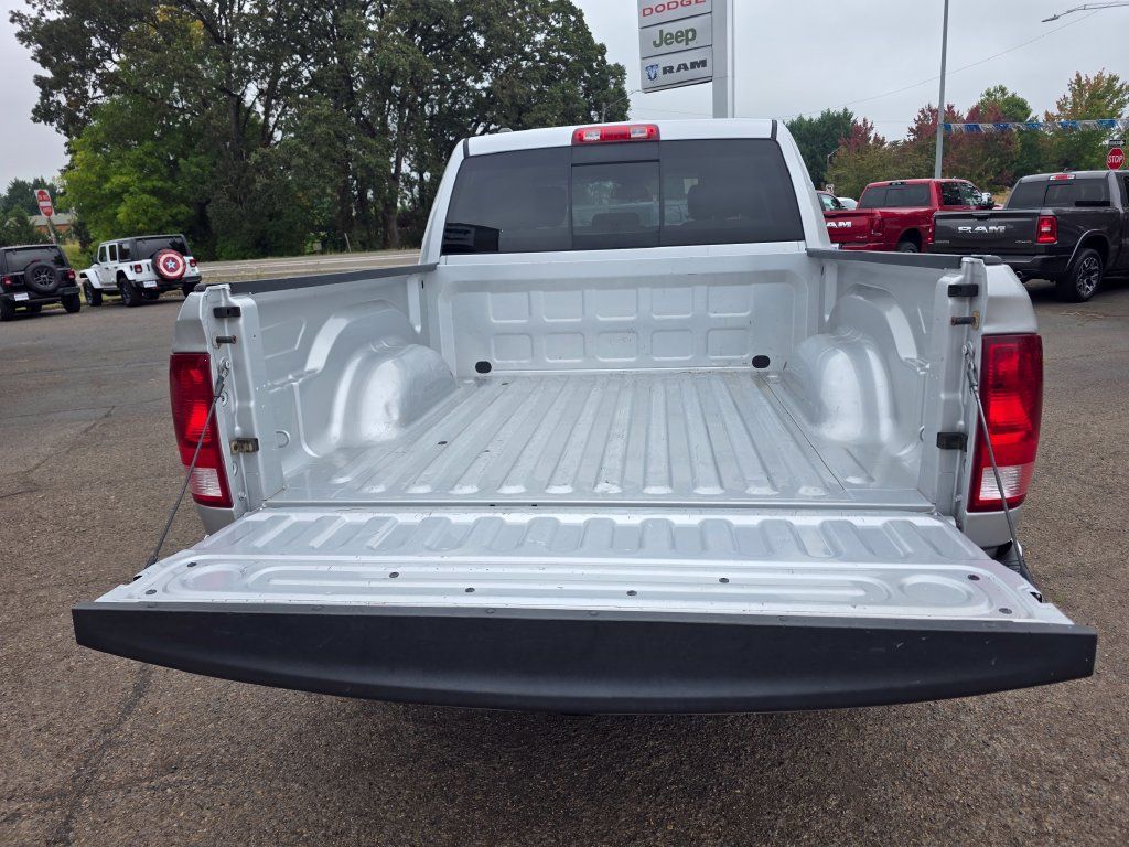 Used 2016 RAM 1500 Classic SLT AWD/4WD image 25