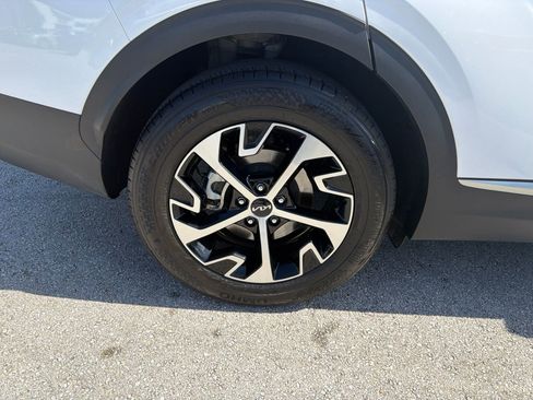 Used 2024 Kia Sportage EX FWD image 9