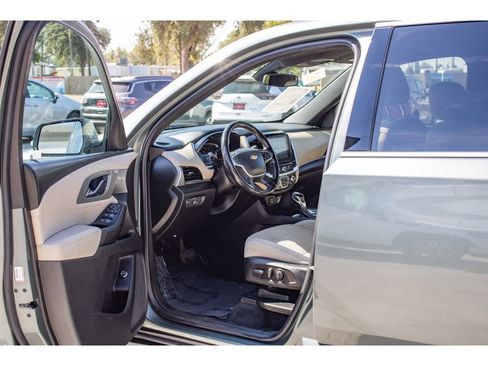 Used 2022 Chevrolet Traverse LT AWD/4WD image 26
