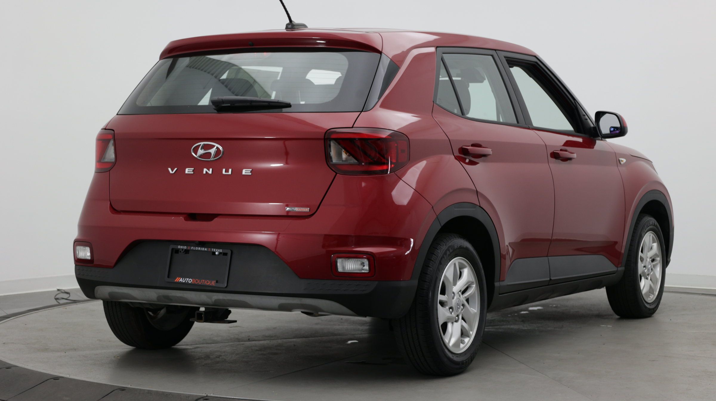 Used 2023 Hyundai Venue SE FWD image 7