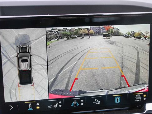 Used 2023 Chevrolet Silverado 1500 ZR2 w/ Technology Package image 19