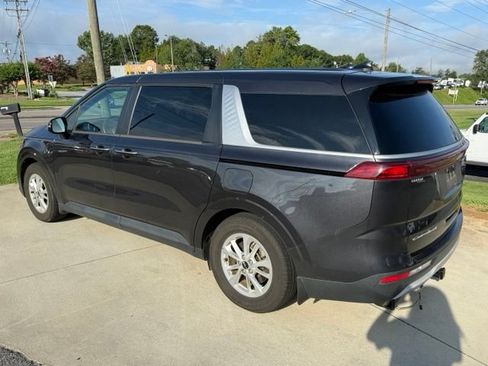 Used 2022 Kia Carnival LX FWD image 8