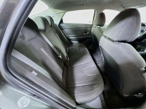 Used 2024 Hyundai Elantra SEL image 25