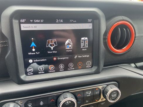 Used 2019 Jeep Wrangler Unlimited Sahara AWD/4WD image 32