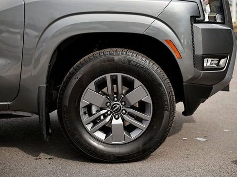 Used 2025 Nissan Frontier SV w/ SV Convenience Package image 12