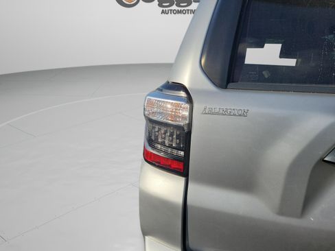 Used 2020 Toyota 4Runner Venture AWD/4WD image 23