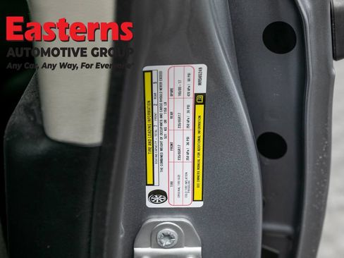 Used 2021 Chrysler Voyager L FWD image 33