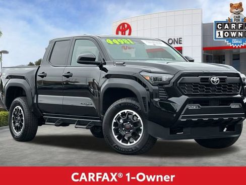 Certified 2025 Toyota Tacoma TRD Off-Road AWD/4WD image 2
