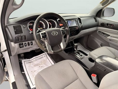 Used 2015 Toyota Tacoma 4x4 Access Cab V6 w/ Convenience Package image 14