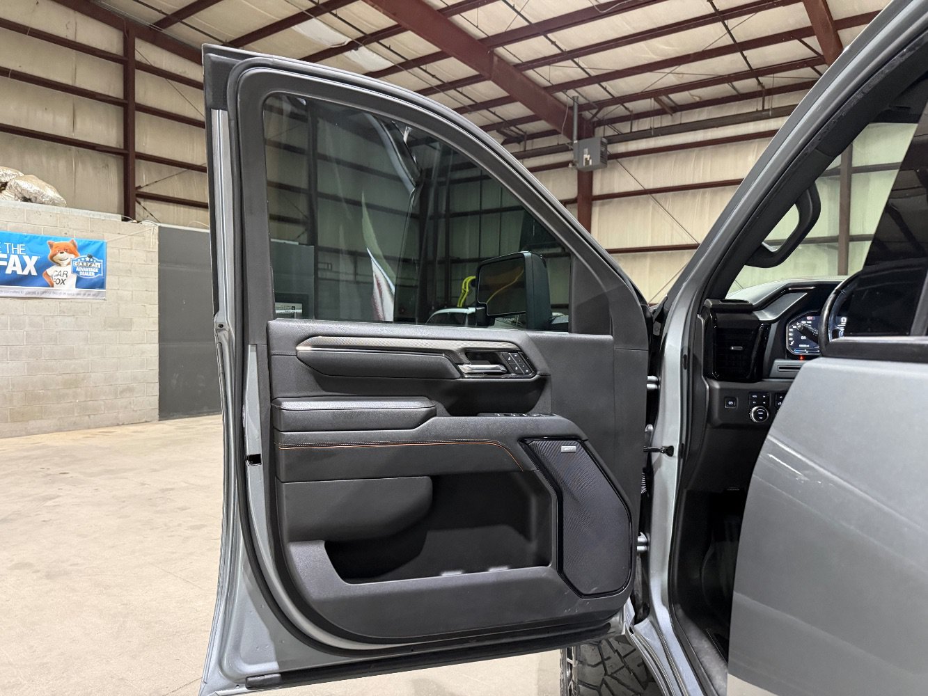 Used 2024 GMC Sierra 2500 AT4 w/ AT4 Preferred Package AWD/4WD image 11