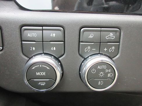 New 2026 GMC Sierra 1500 SLT w/ SLT Premium Plus Package AWD/4WD image 17