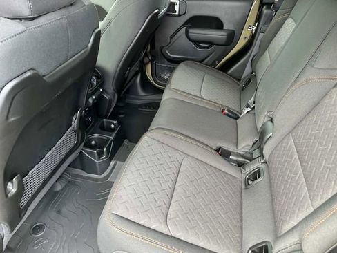 New 2025 Jeep Gladiator Mojave w/ Convenience Group image 19