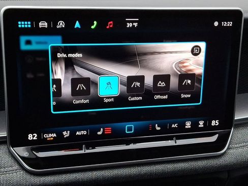 Used 2025 Volkswagen Tiguan S image 15