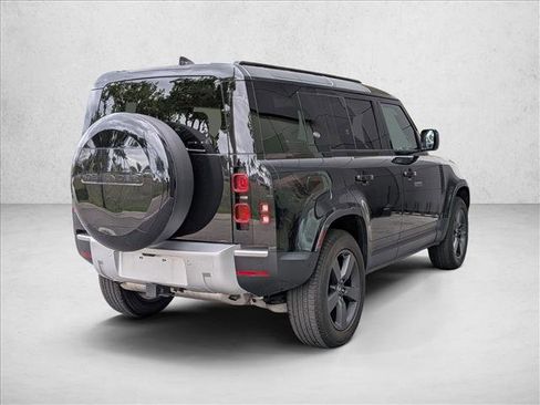 Used 2024 Land Rover Defender 110 S image 5