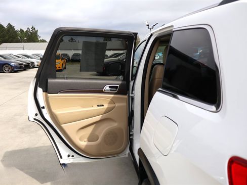 Used 2014 Jeep Grand Cherokee Limited w/ Trailer Tow Group IV image 39