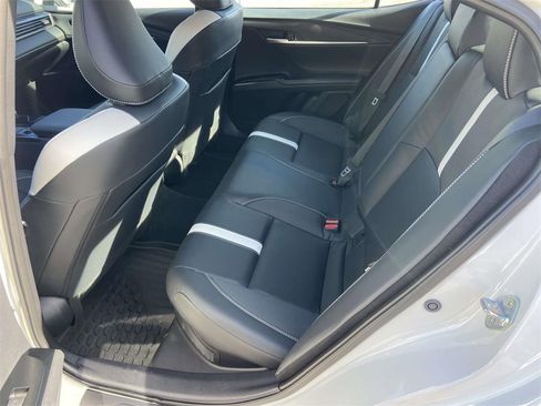 Used 2025 Toyota Camry SE image 17