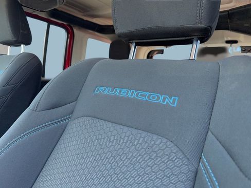 Used 2022 Jeep Wrangler Unlimited Rubicon 4xe AWD/4WD image 11