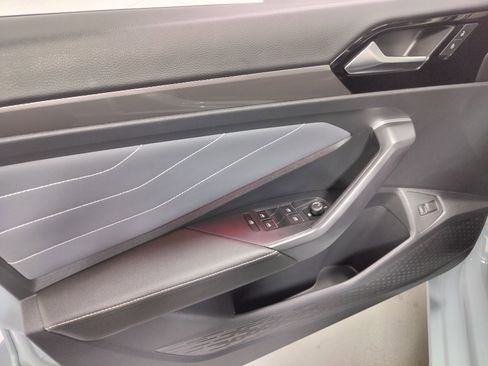 Used 2025 Volkswagen Jetta SEL image 27