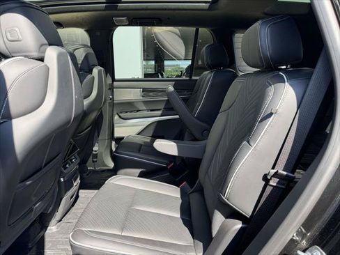 Used 2026 Cadillac Vistiq Platinum w/ LPO, Floor Liner Package AWD/4WD image 16