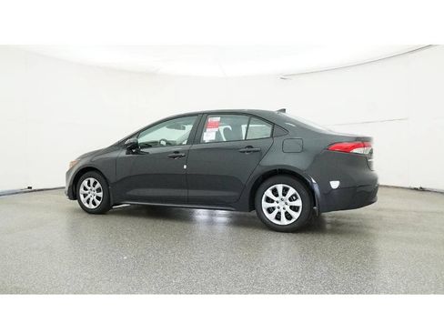 Used 2025 Toyota Corolla LE FWD image 25
