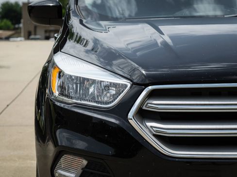 Used 2019 Ford Escape SE image 43