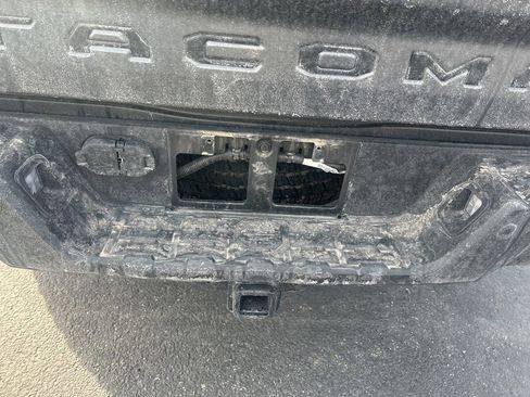 Used 2023 Toyota Tacoma TRD Off-Road w/ TRD Premium Off Road Package image 17