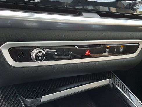 Used 2025 BMW X7 M60i w/ Climate Comfort Package image 14