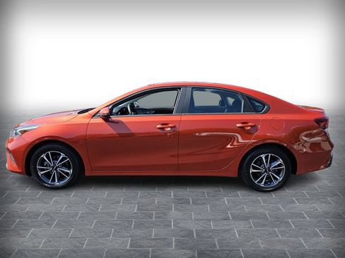Used 2023 Kia Forte LXS w/ LXS Technology Package FWD image 4