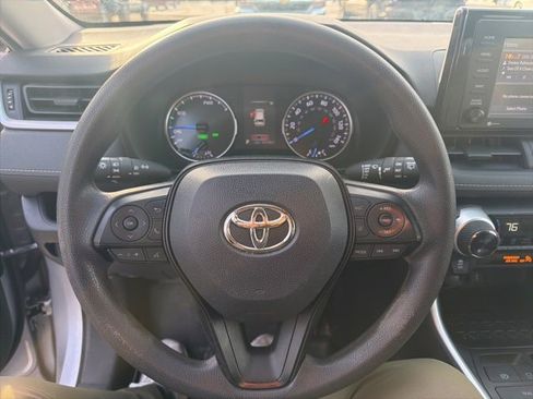 Used 2020 Toyota RAV4 XLE image 18