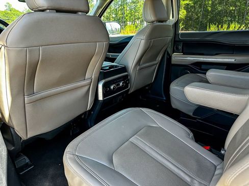 Used 2023 Ford Expedition Limited image 28