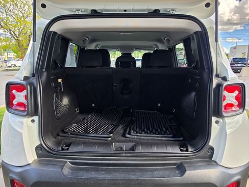 Used 2020 Jeep Renegade Trailhawk w/ Popular Equipment Group AWD/4WD image 12