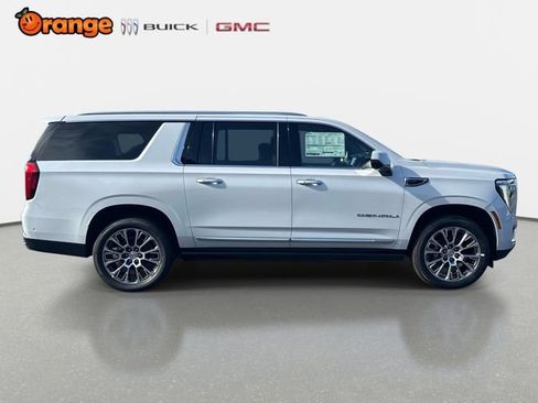 New 2026 GMC Yukon XL Denali w/ Denali Reserve Package RWD image 2