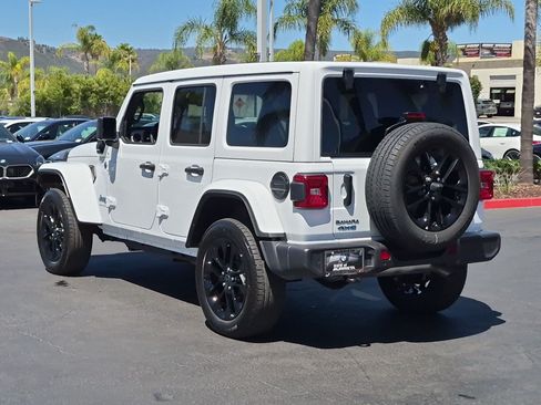 Used 2025 Jeep Wrangler Unlimited Sahara w/ Safety Group AWD/4WD image 8