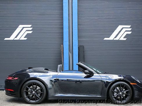 Used 2021 Porsche 911 Carrera image 1