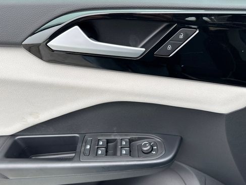 New 2026 Volkswagen Taos S FWD image 11