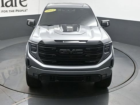 Used 2023 GMC Sierra 1500 AT4 w/ Technology Package AWD/4WD image 57