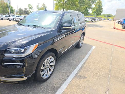 Used 2024 Lincoln Navigator Reserve AWD/4WD image 31