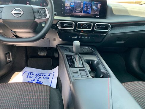 Used 2026 Nissan Sentra SR w/ Floor Mat Package FWD image 25