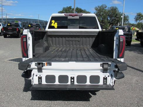 Used 2024 GMC Sierra 2500 AT4 w/ AT4 Premium Plus Package image 6