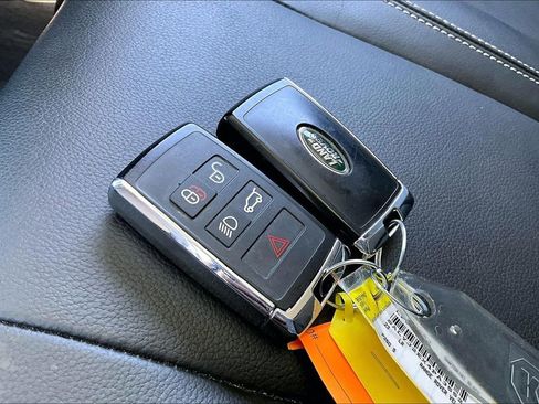 Used 2023 Land Rover Range Rover Velar S image 33