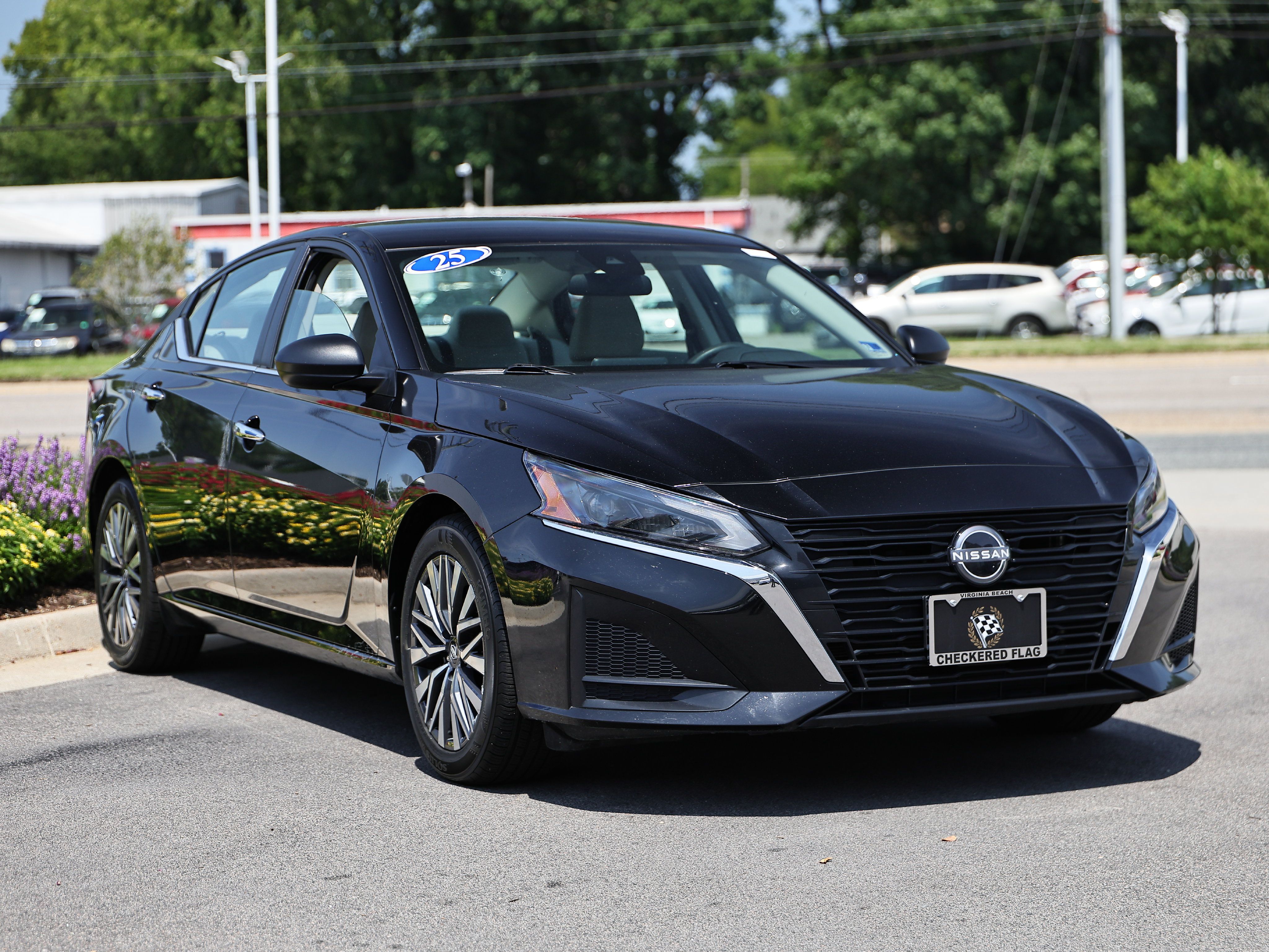 Used 2025 Nissan Altima 2.5 SV FWD image 13